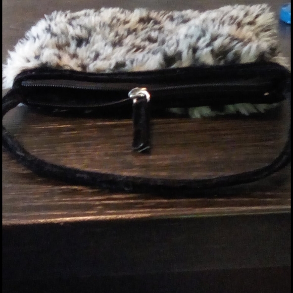 Cute furry mini purse - Picture 5 of 6